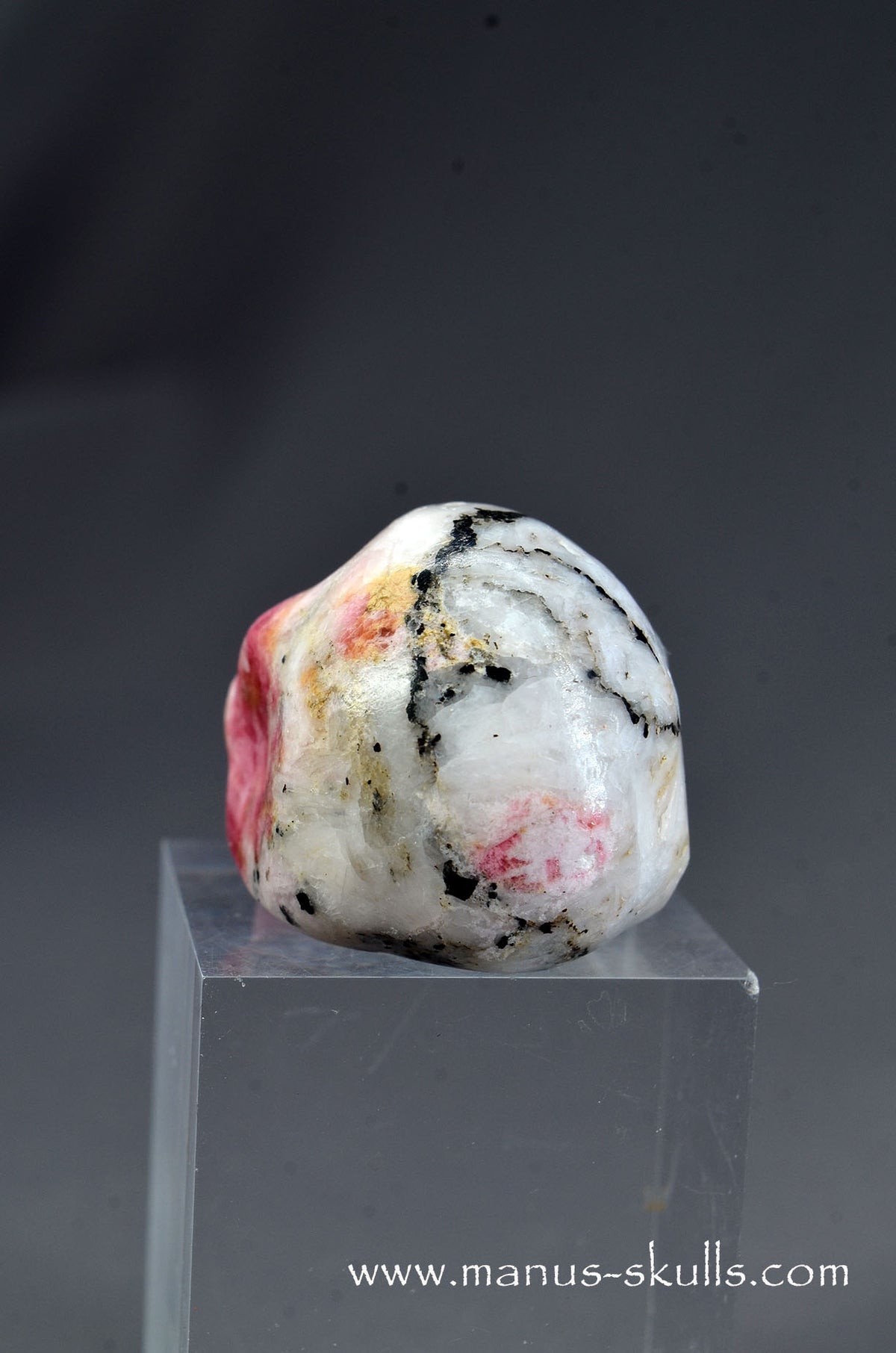 Tugtupite Skull (37 g) UV Reactive