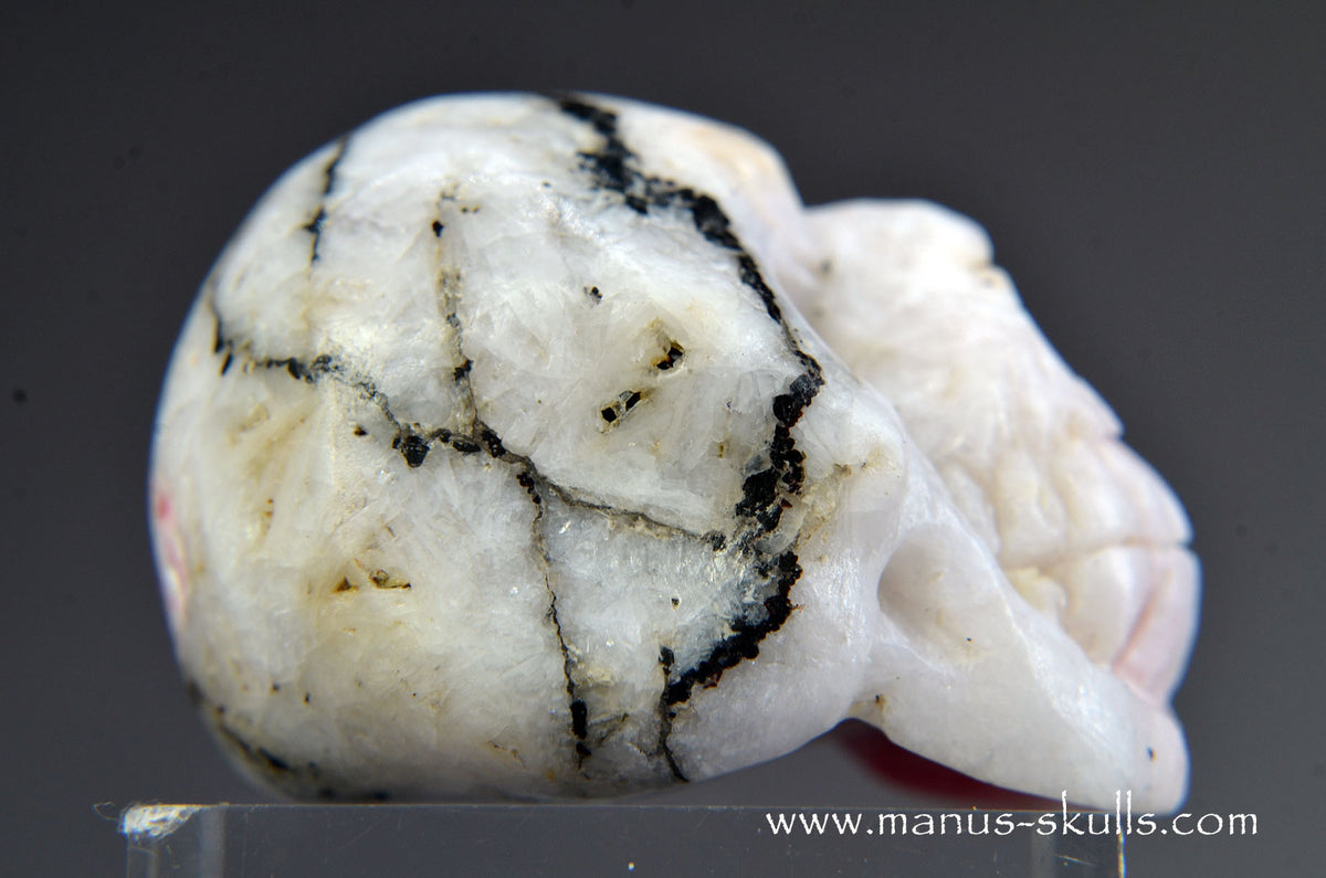 Tugtupite Skull (37 g) UV Reactive