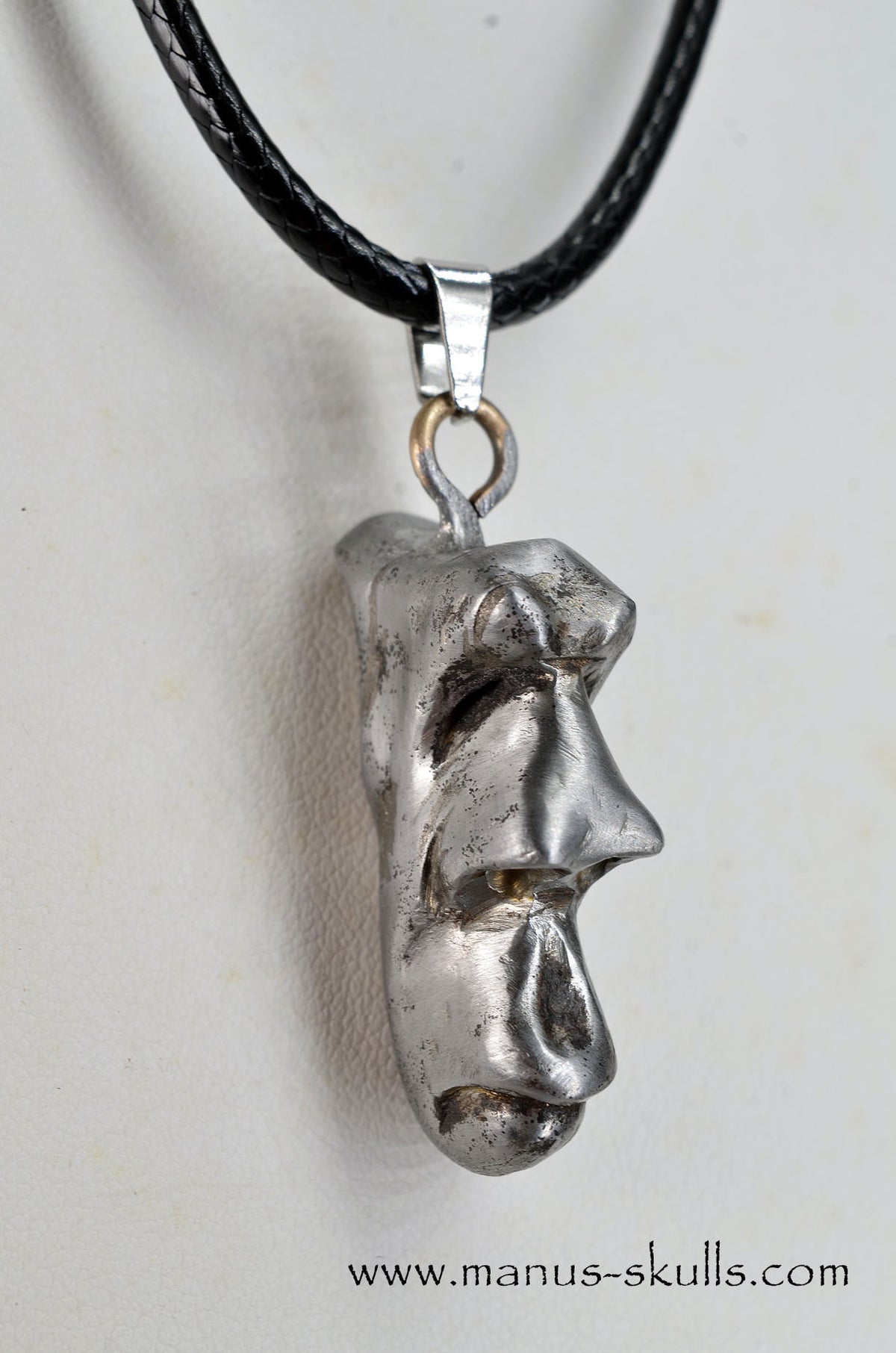 Manus skulls Evolians Dragolians unique Crystal Carvings handmade skulls dragons pendants preseli bluestone tribals spiritual meaning wand Unicorn ..  alatai  iron meteorite