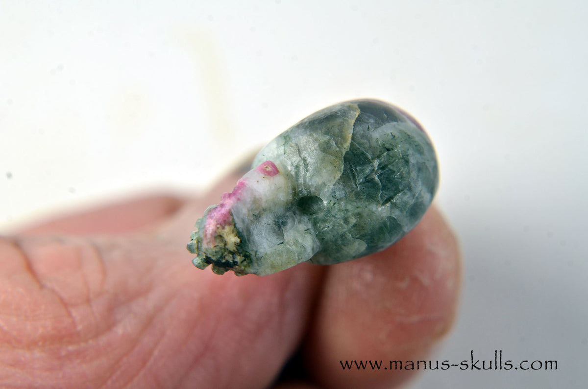 Hackmanite miniature Pendant Fluorescent Tenebrescent Skull