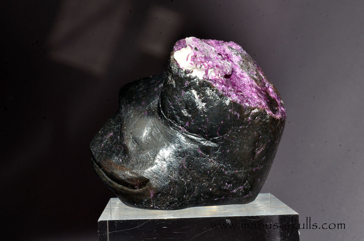 Kammererite Meditation Sculpture