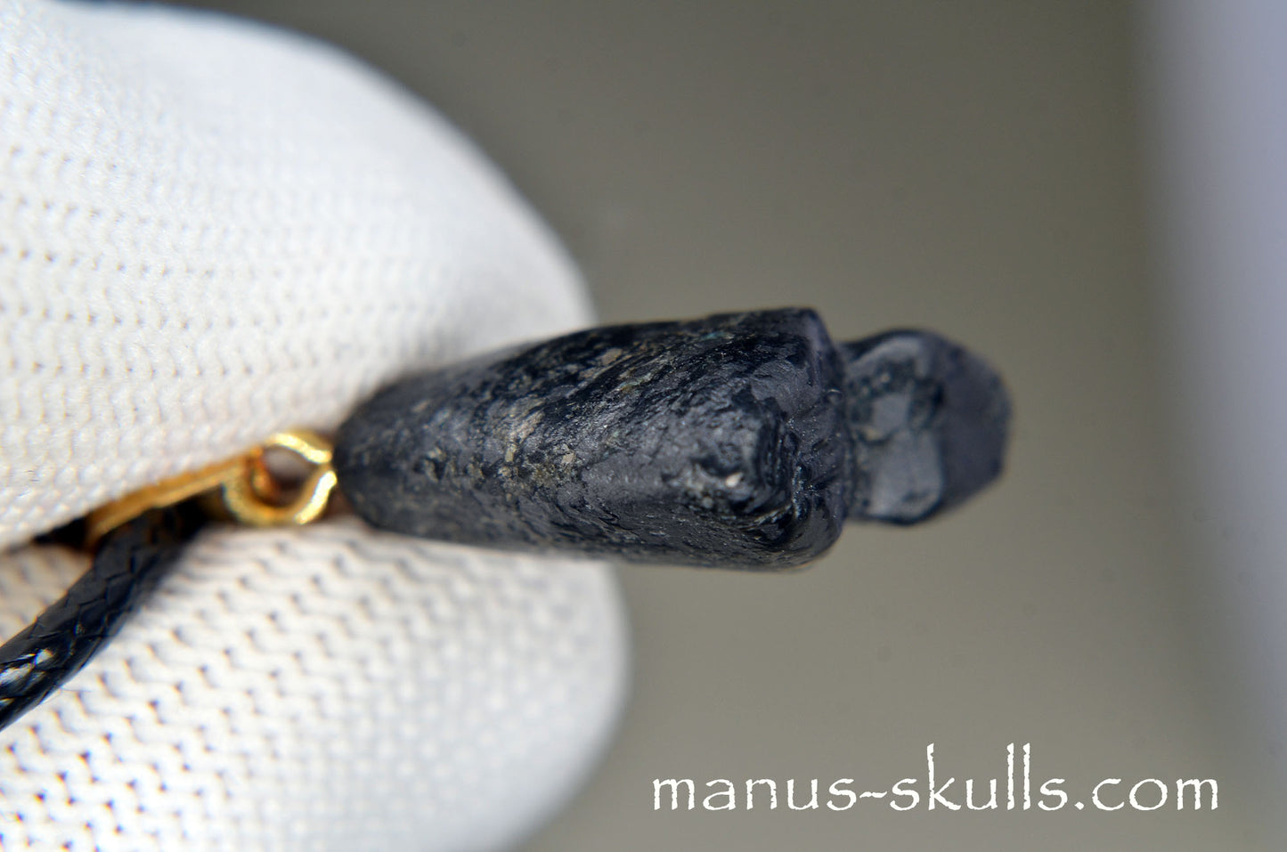 Nuummite miniature Pendant