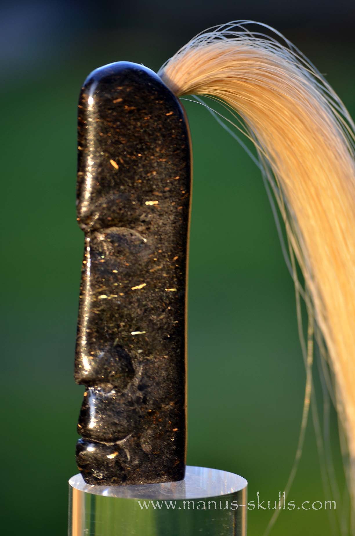 Nuummite  Tribal Manus SKULL