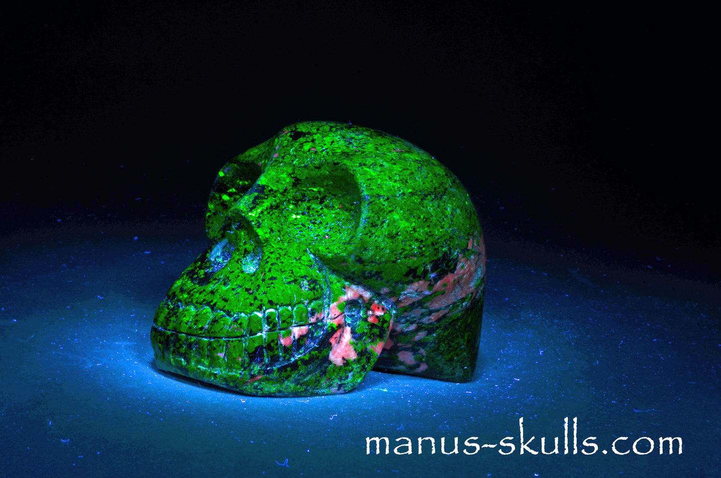 Large Uv Fluorescent Willemite SKULL