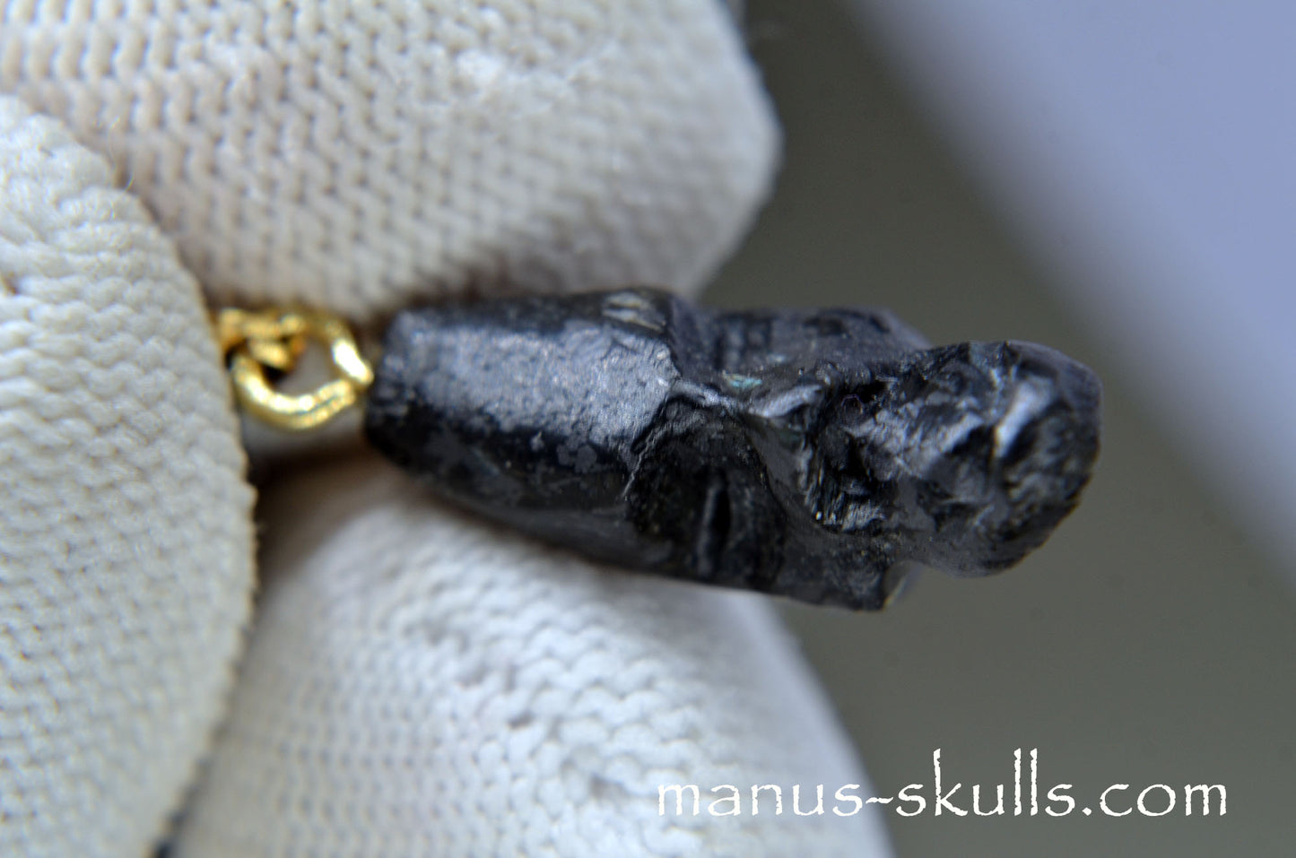 Nuummite miniature Pendant