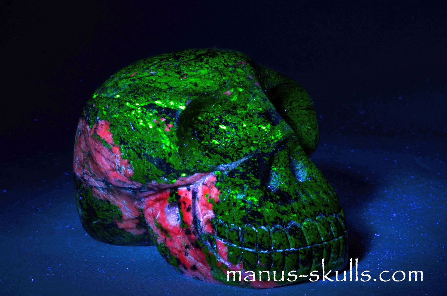 Large Uv Fluorescent Willemite SKULL