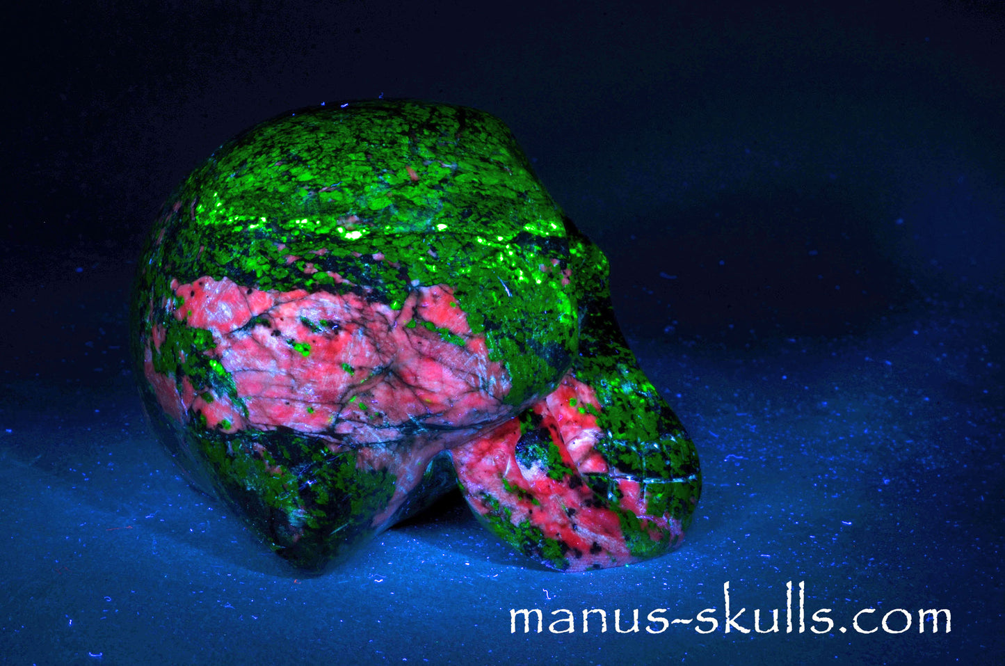 Large Uv Fluorescent Willemite SKULL