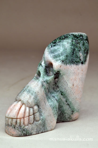 Norwegian Green FUCHSITE Manus SKULL ....