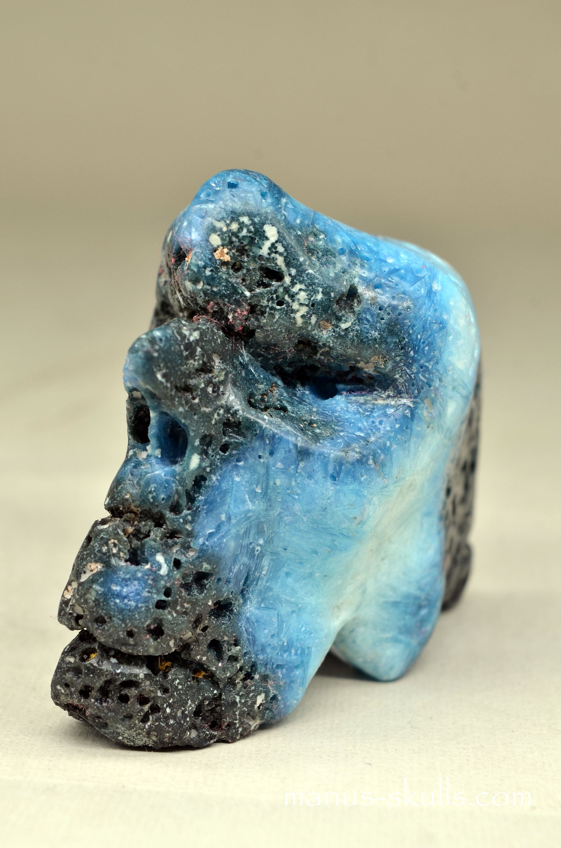 GLACIERITE ~ Blue Ice Toothless Manus SKULL .....