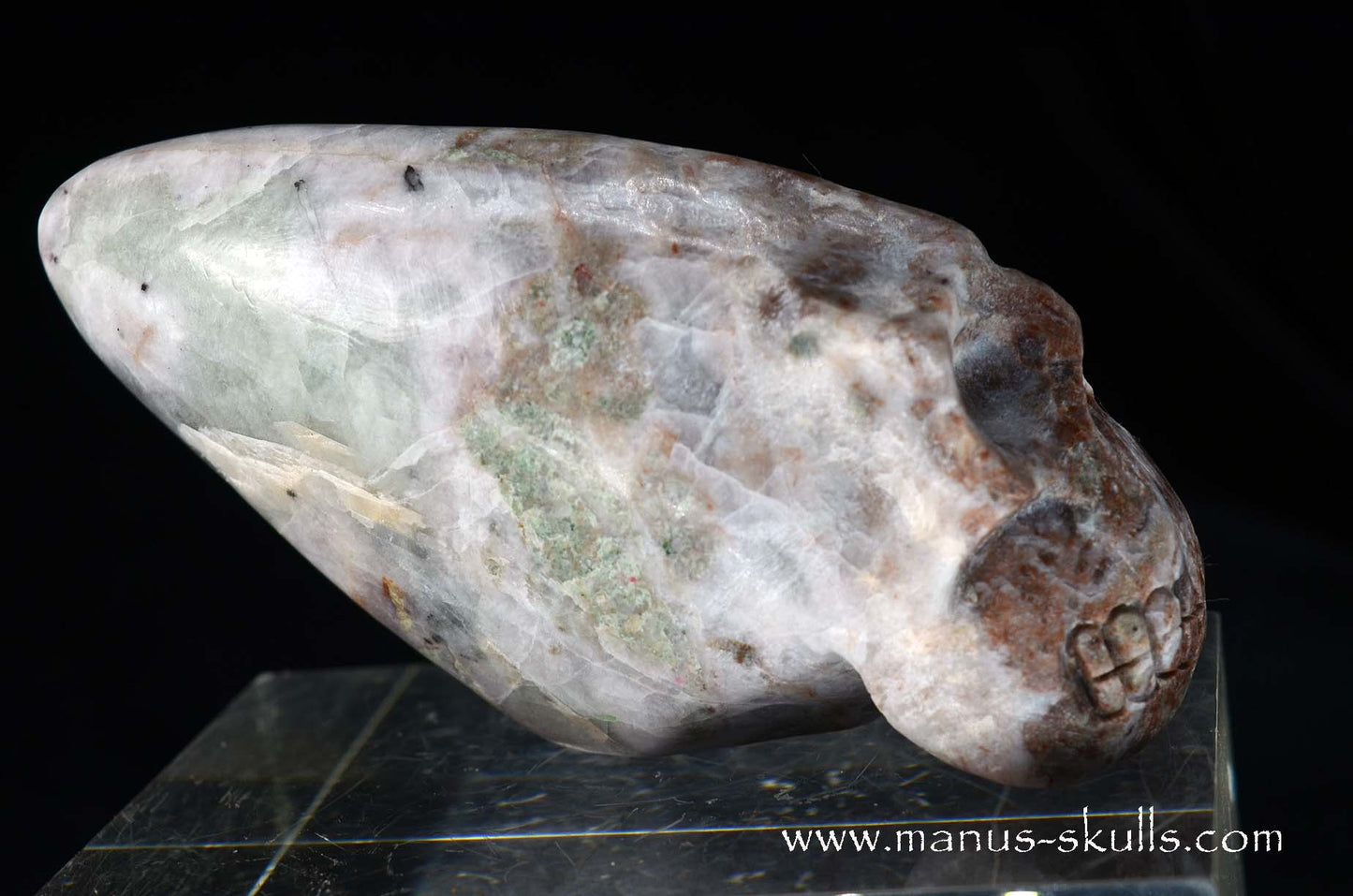 Fluorite in Barite Traveller Skull