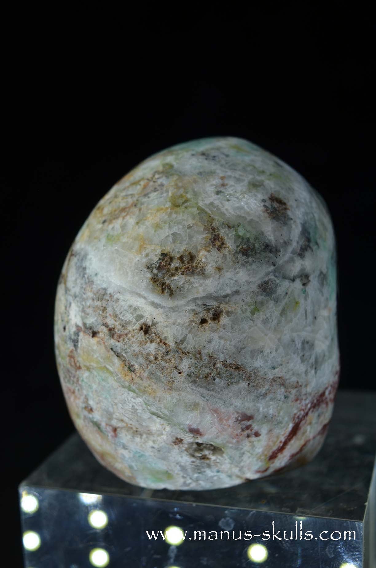 Fluorite in Barite Skull