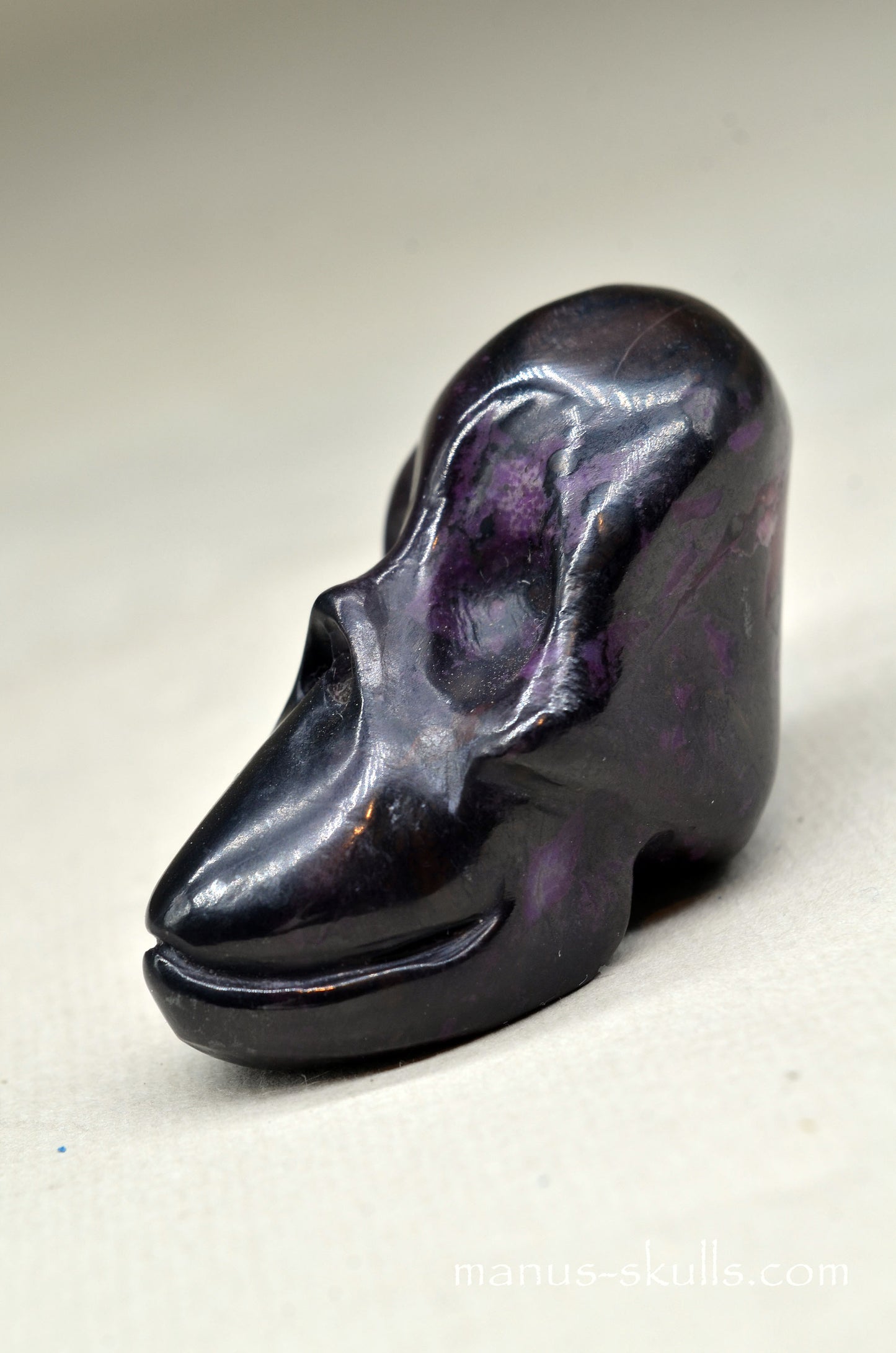 SUGILITE ~ LAVULITE  Manus SKULL ......