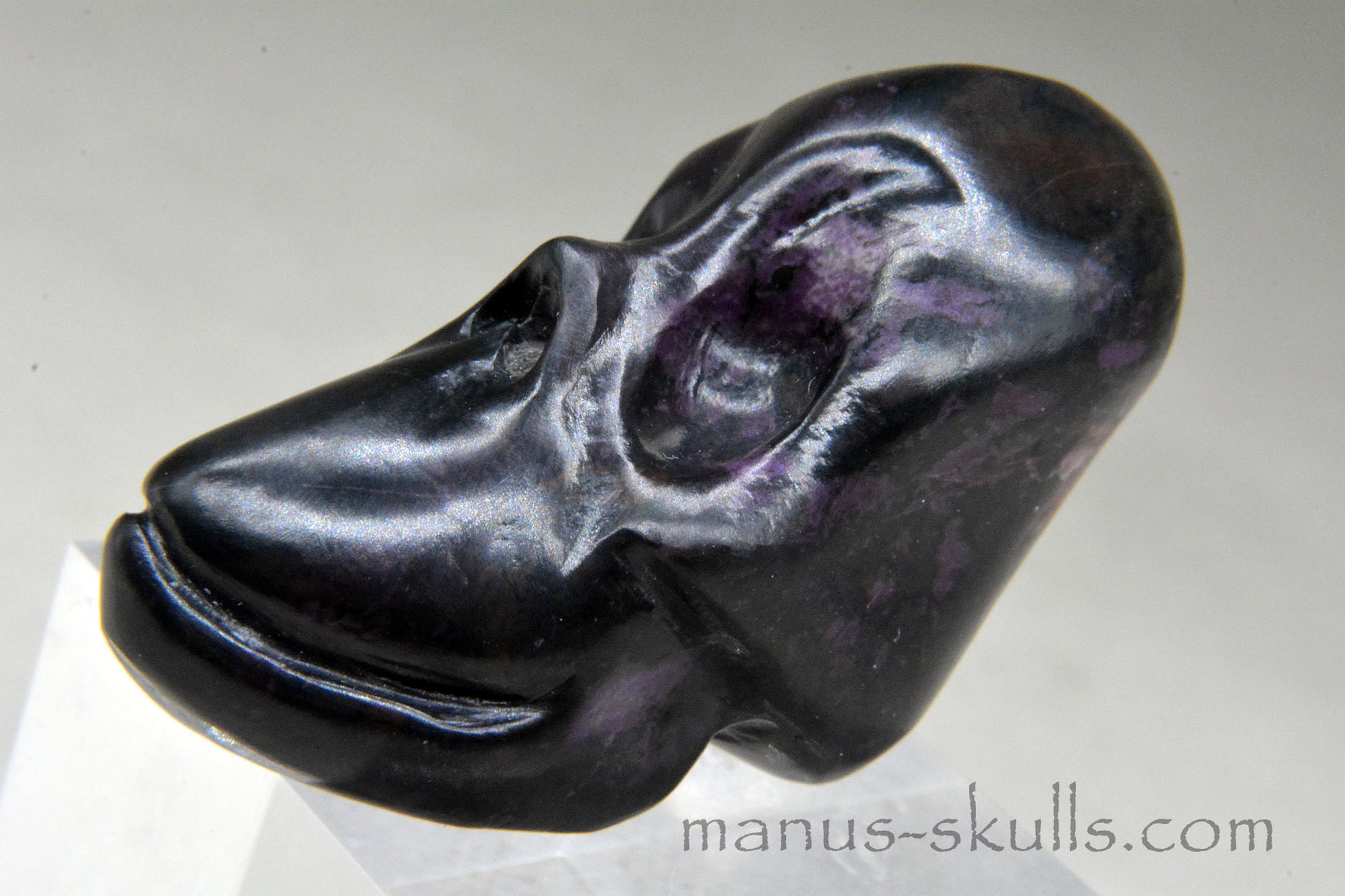 SUGILITE ~ LAVULITE  Manus SKULL 