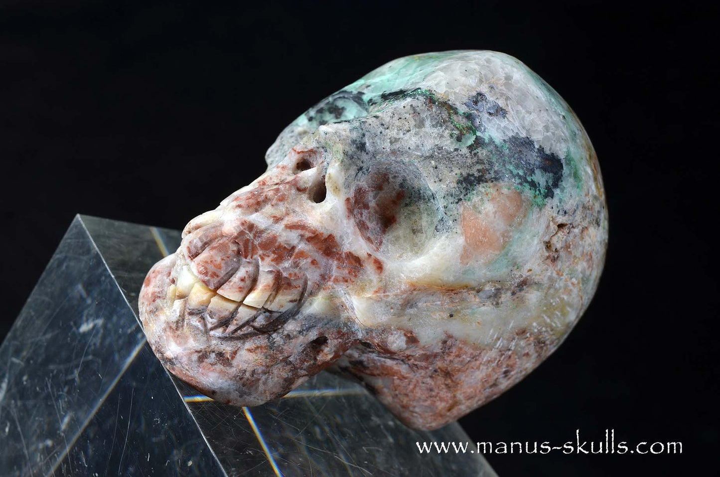 Fluorite in Barite Skull