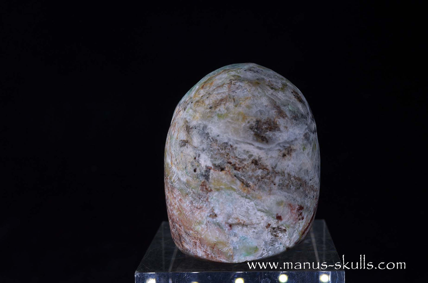 Fluorite in Barite Skull