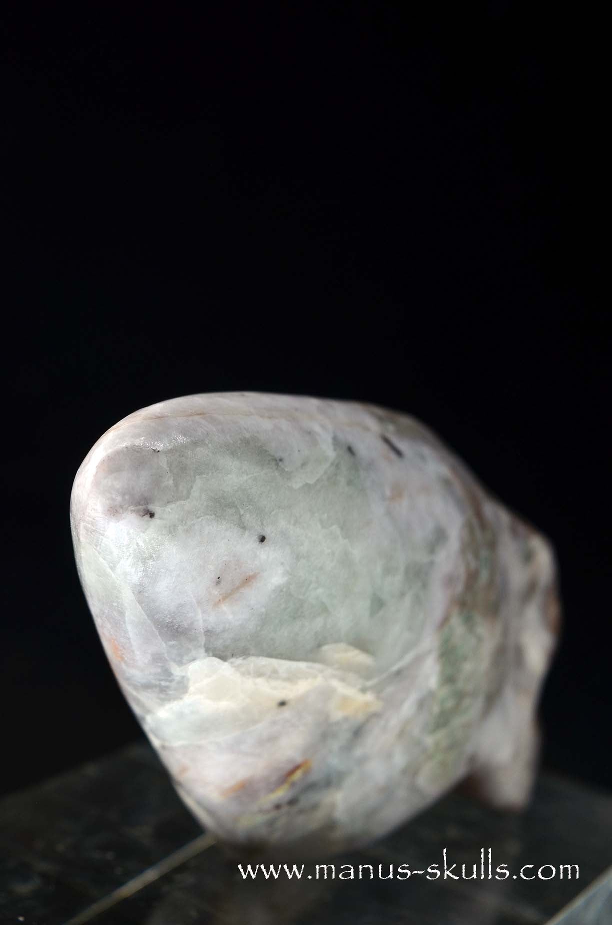 Fluorite in Barite Traveller Skull
