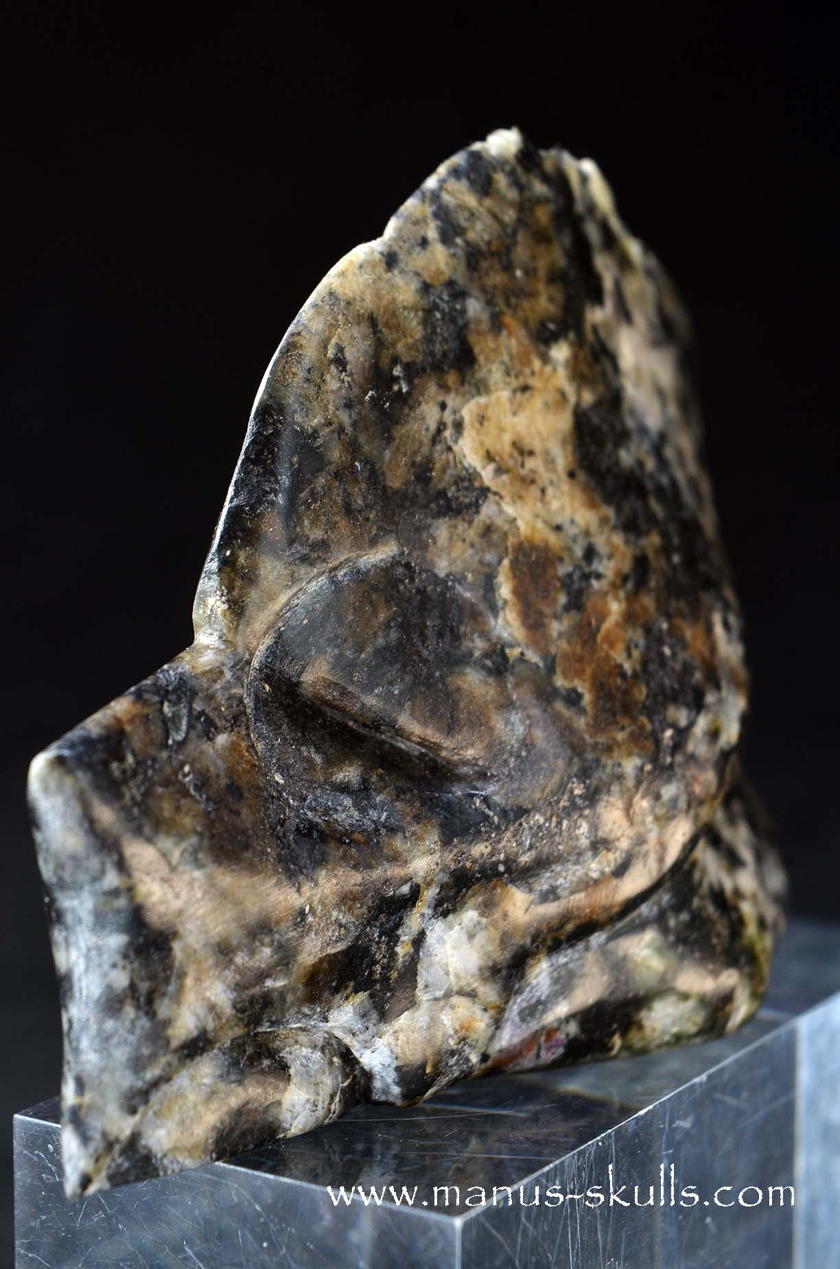 Manus skulls unique Crystal Carvings handmade skulls dragons pendants preseli bluestone tribals spiritual meaning wand Unicorn ..  Greenland Sodalite, Hackmanite