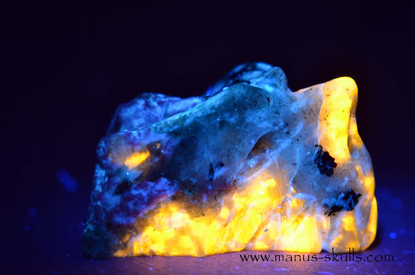 Rare Greenland HACKMANITE Baby Dragon (UV)