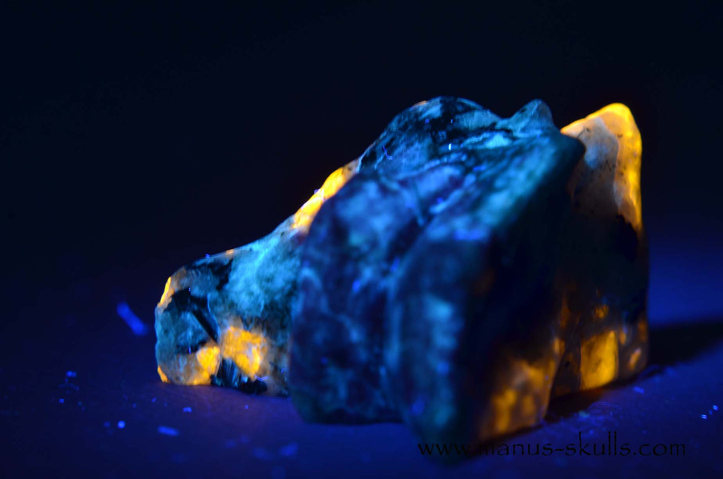 Rare Greenland HACKMANITE Baby Dragon (UV)