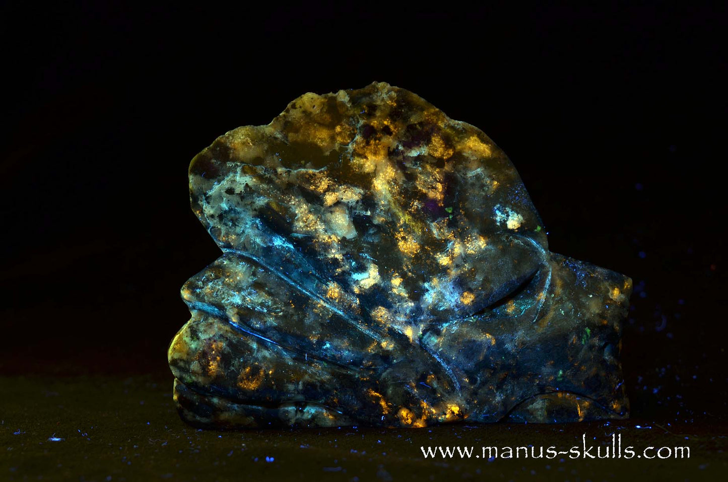 Rare Greenland Sodalite ~ Hackmanite Dragon