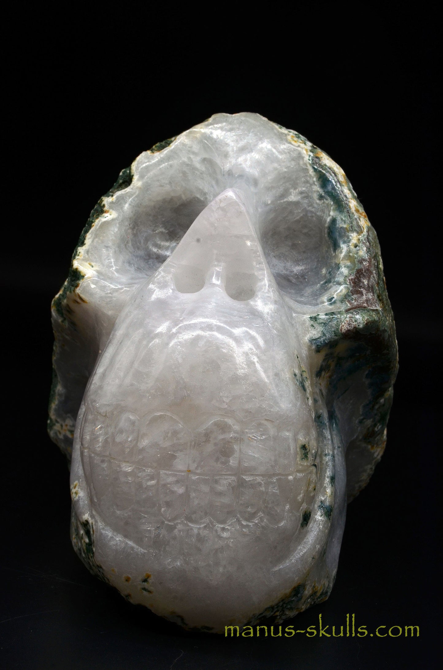 Moss Agate Geode Manus Skull