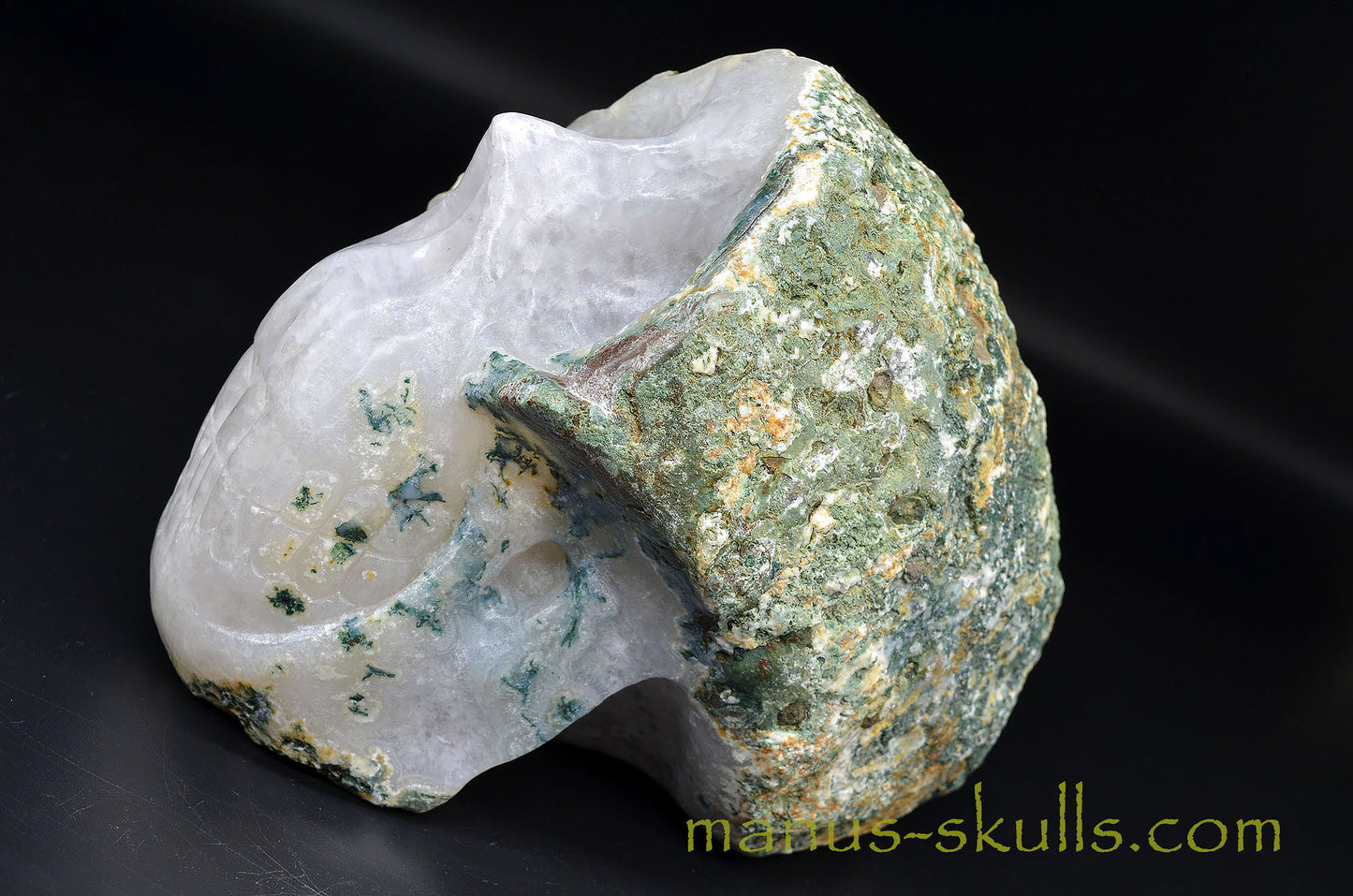 Moss Agate Geode Manus Skull