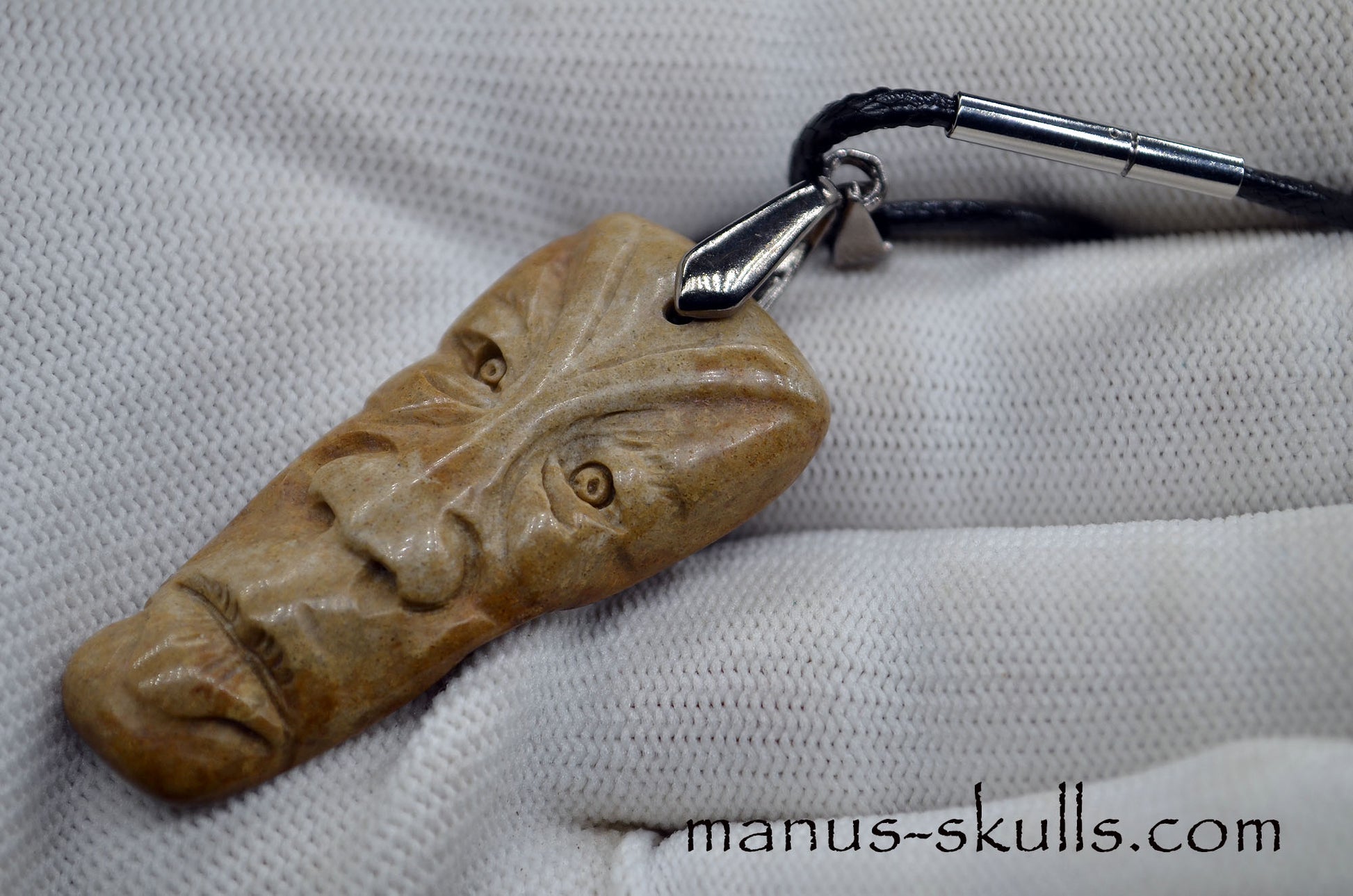 Sarsens stone Manus Pendant