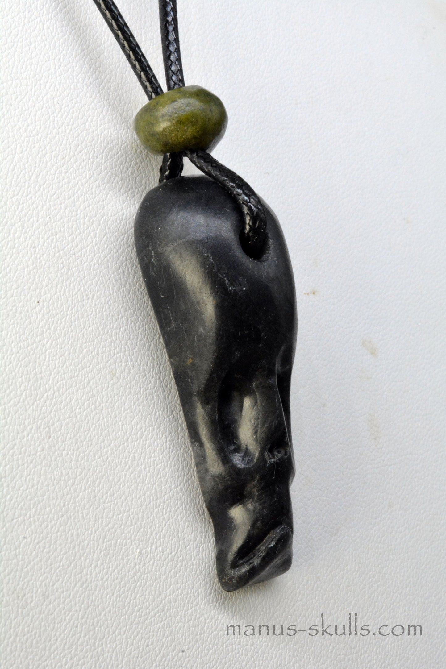 Isua Pendant with Greenlandite slide Bead