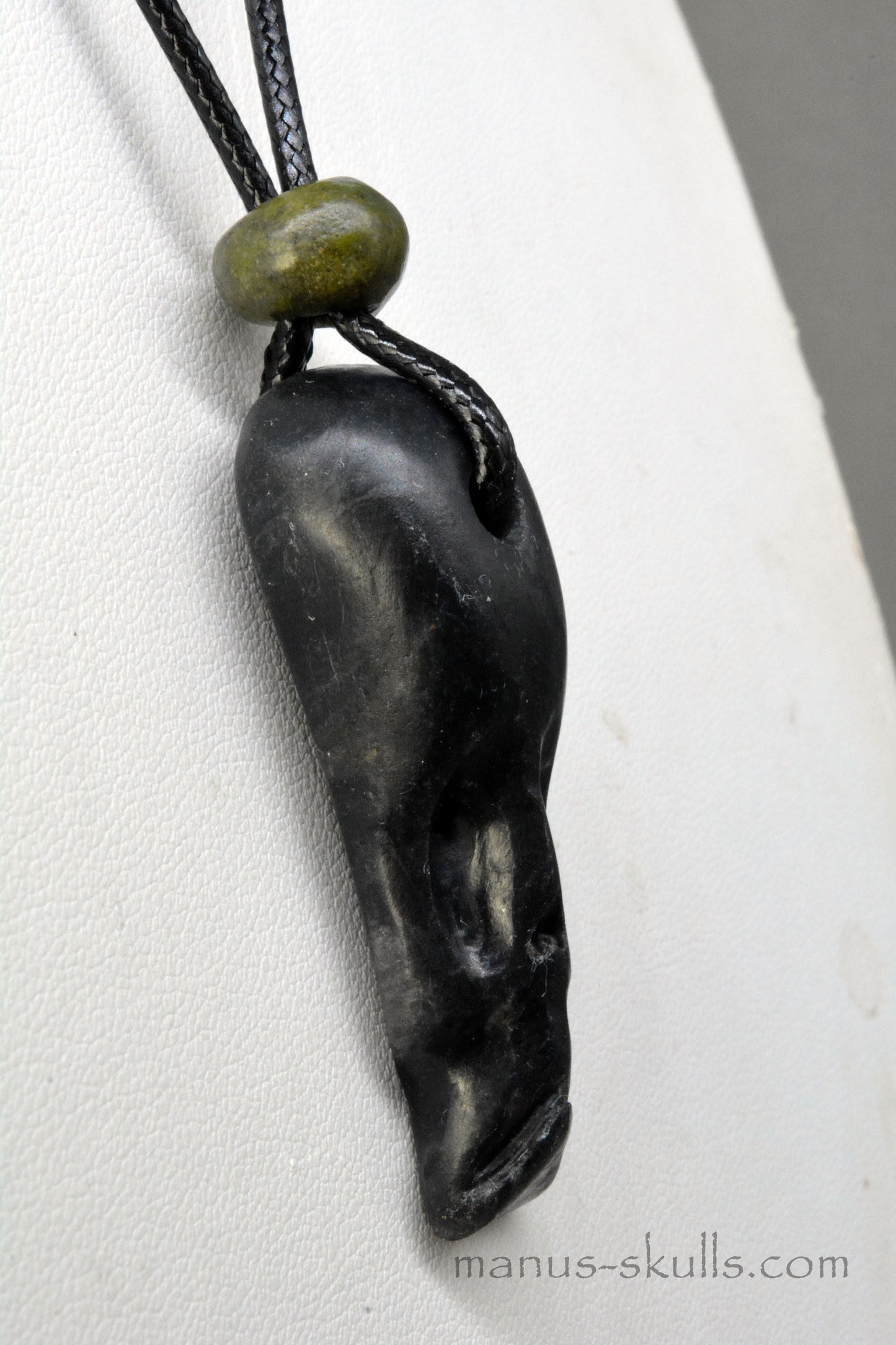 Isua Pendant with Greenlandite slide Bead