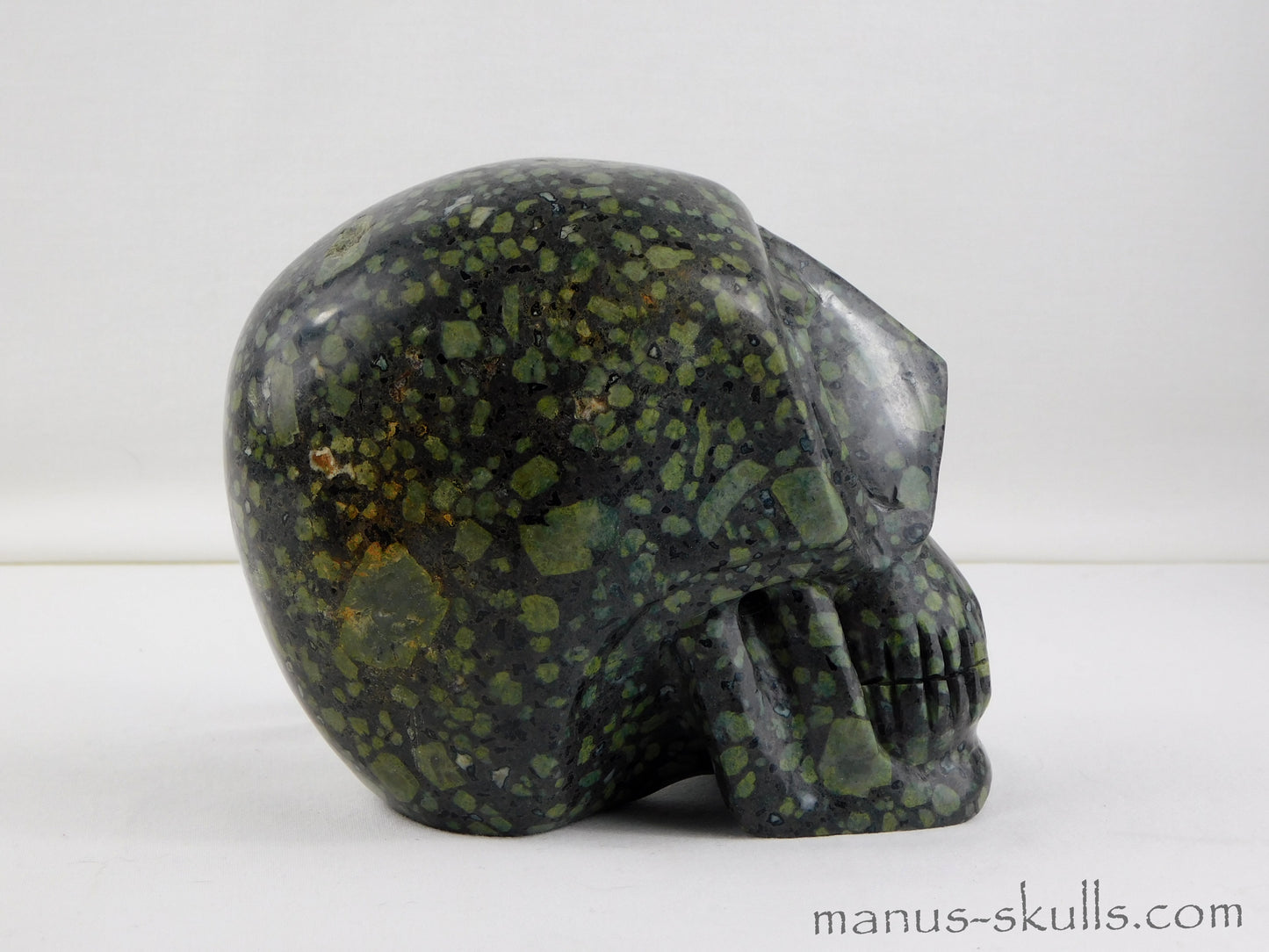 Lakelandite Skull