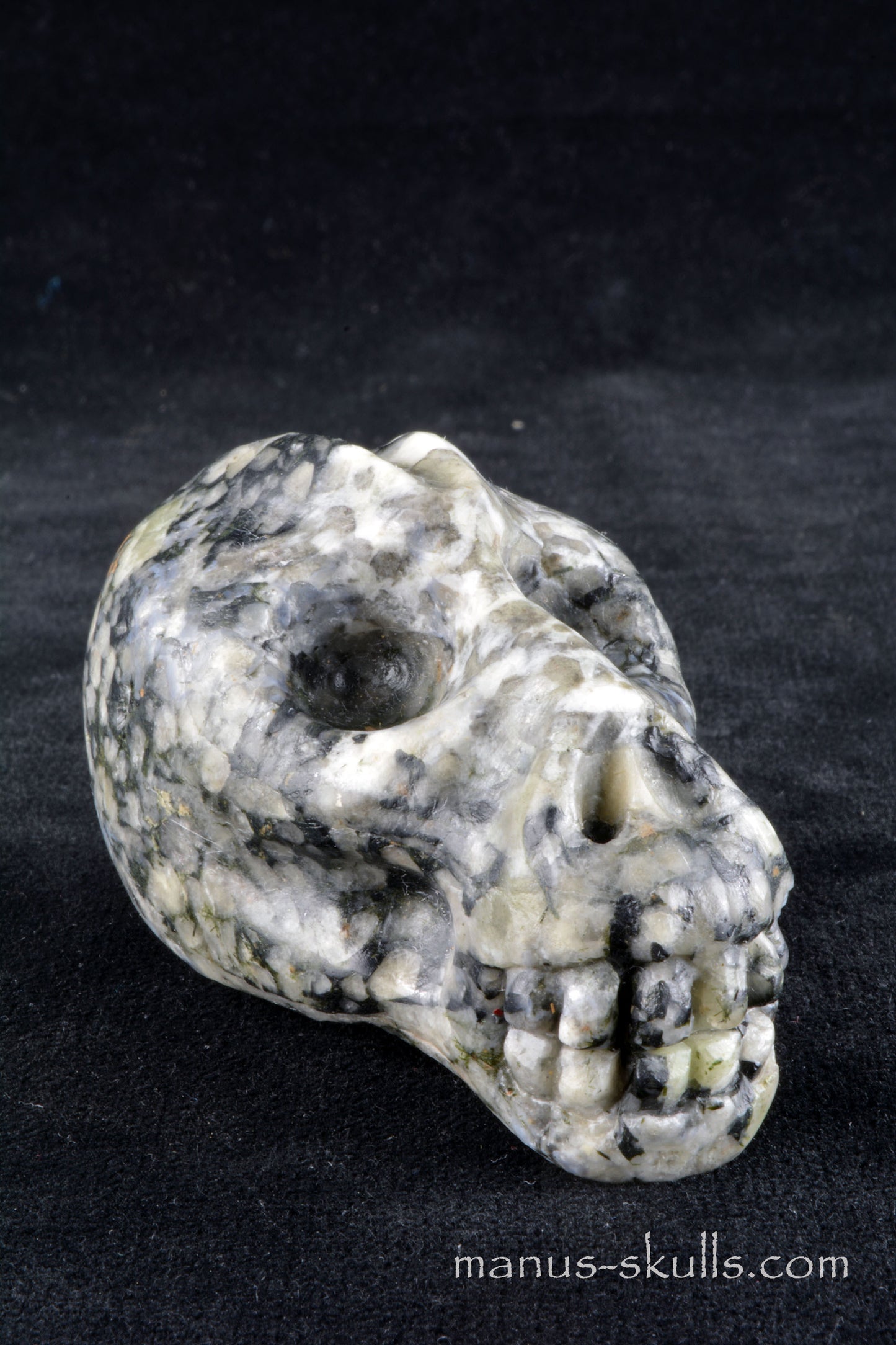 Hackmanite Skull