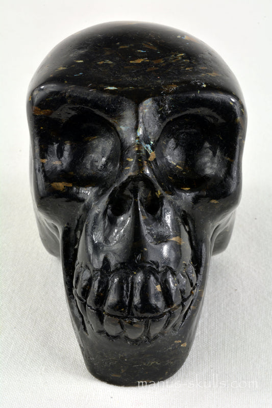 Nuummite Skull