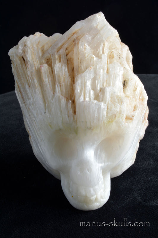 Scolecite Skull