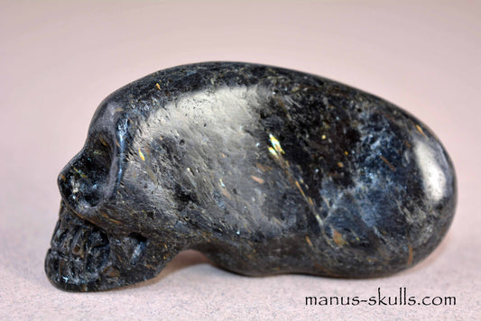 Nuummite Skull