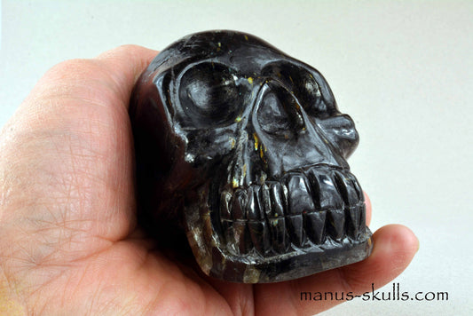 Nuummite Skull