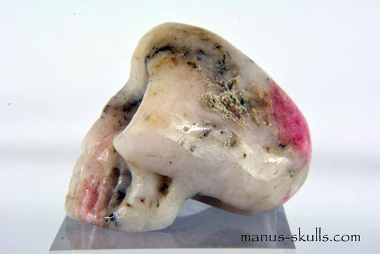Tugtupite Skull