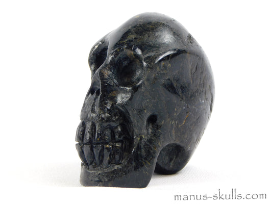 Nuummite Skull